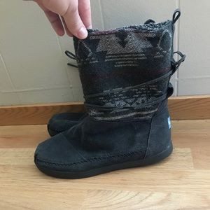 Tom’s winter booties